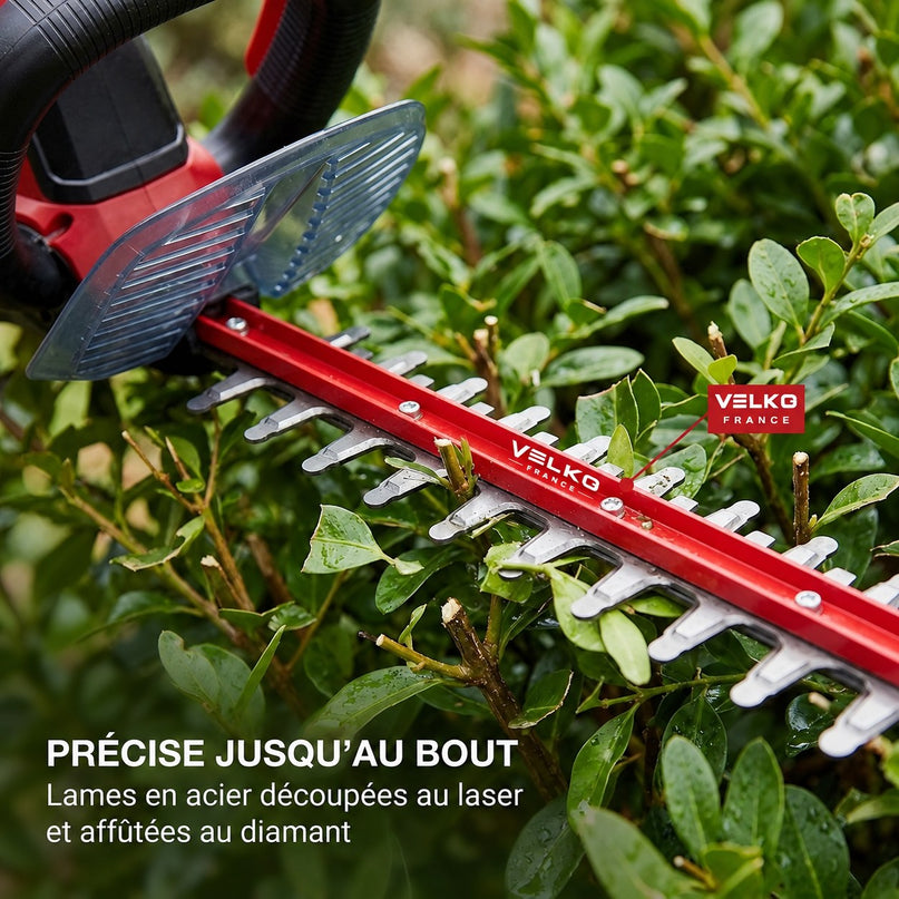 Taille-Haie Électrique VELKO Blade 67 – 700 W – Lame 71 cm – Coupe 67 cm – Écartement 30 mm – Poignée Pivotante