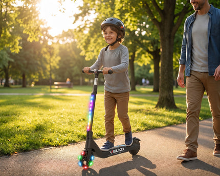 Trottinette Électrique Enfant VELKO Lumio 45 – 45 W – Jusqu’à 10 km/h – Autonomie 4 km – LED Multicolores – Guidon Réglable